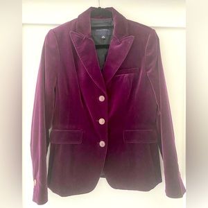 Banana Republic burgundy velvet blazer jacket. Size 8